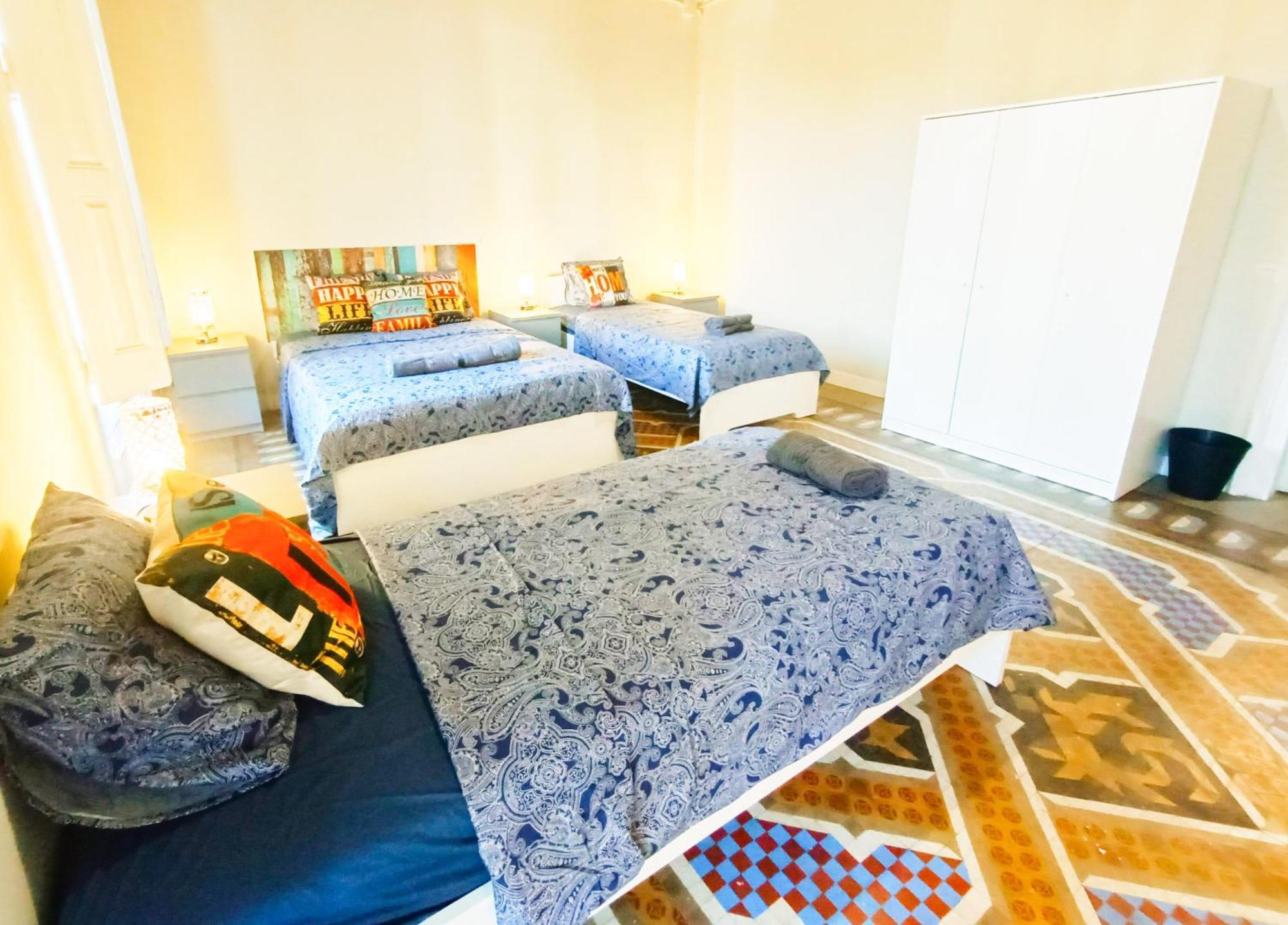 Private Rooms By Plaza Catalunya Barcellona Esterno foto