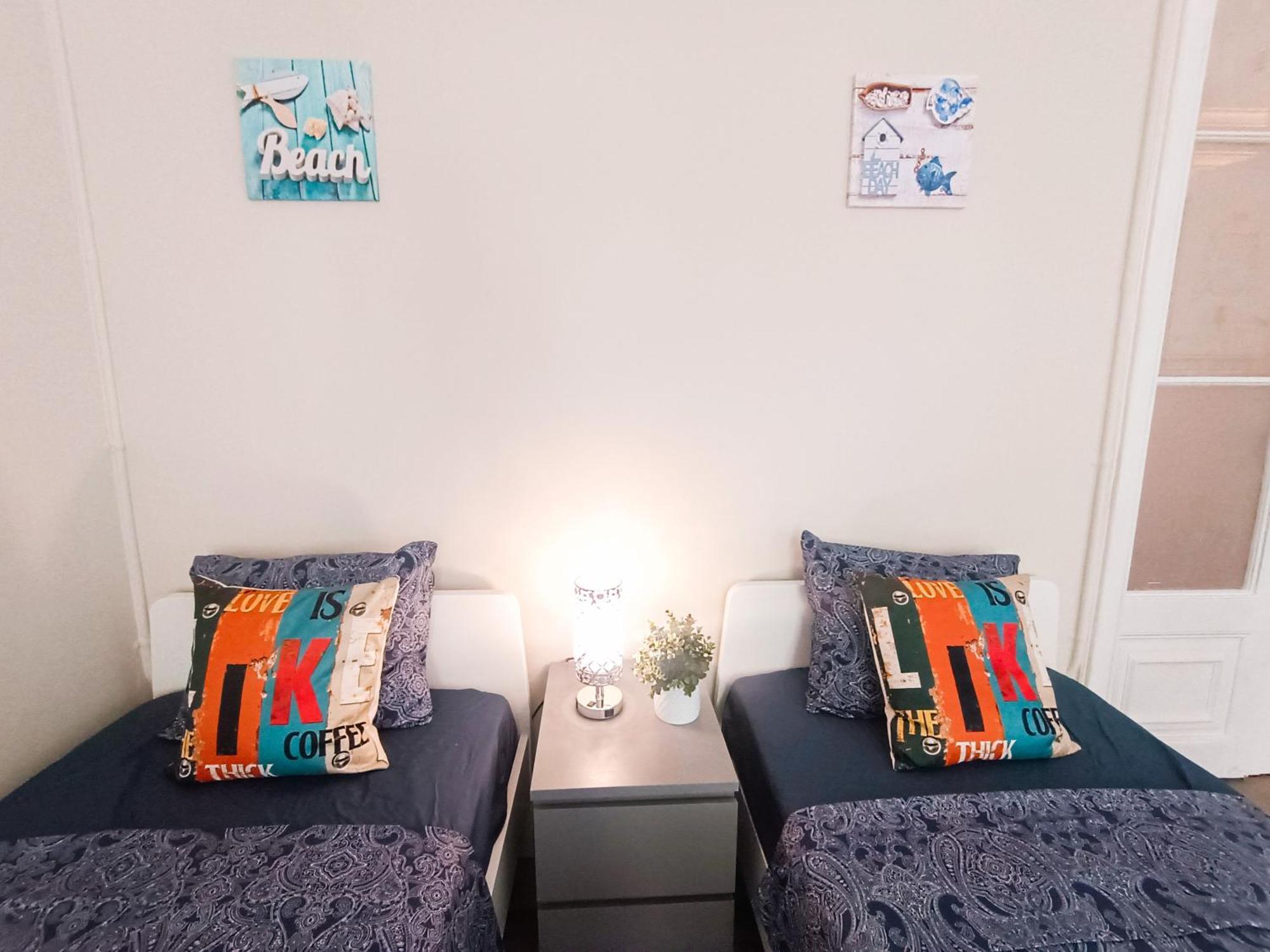 Private Rooms By Plaza Catalunya Barcellona Esterno foto
