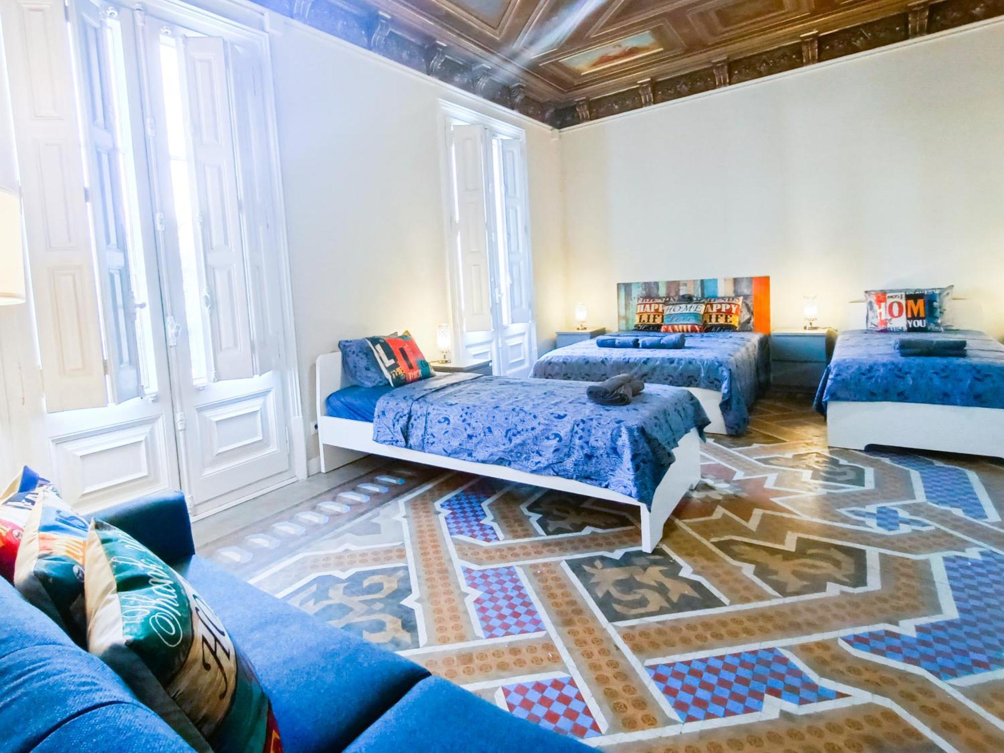 Private Rooms By Plaza Catalunya Barcellona Esterno foto