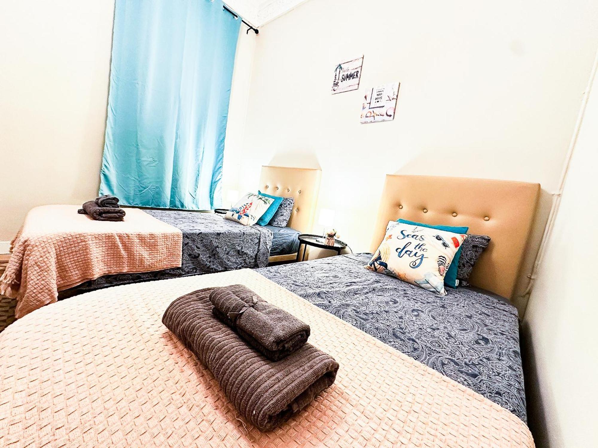 Private Rooms By Plaza Catalunya Barcellona Esterno foto